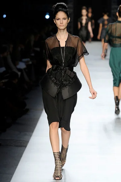 Look 30